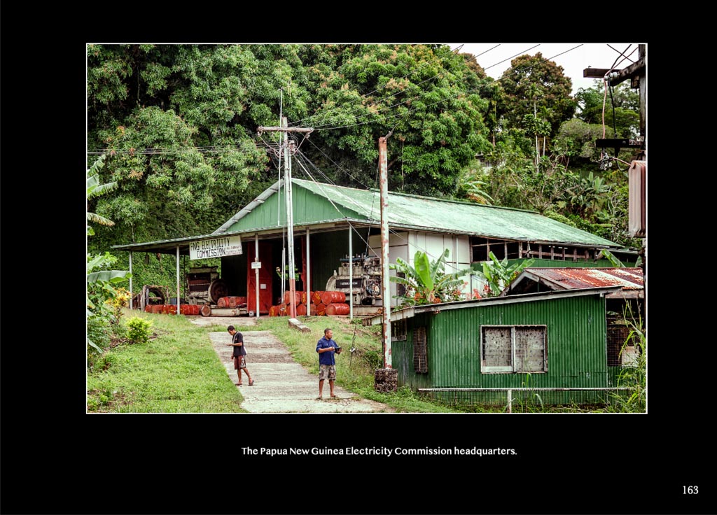 https://travelandpix.com/wp-content/uploads/2022/01/New-Guinea_082_R.jpg